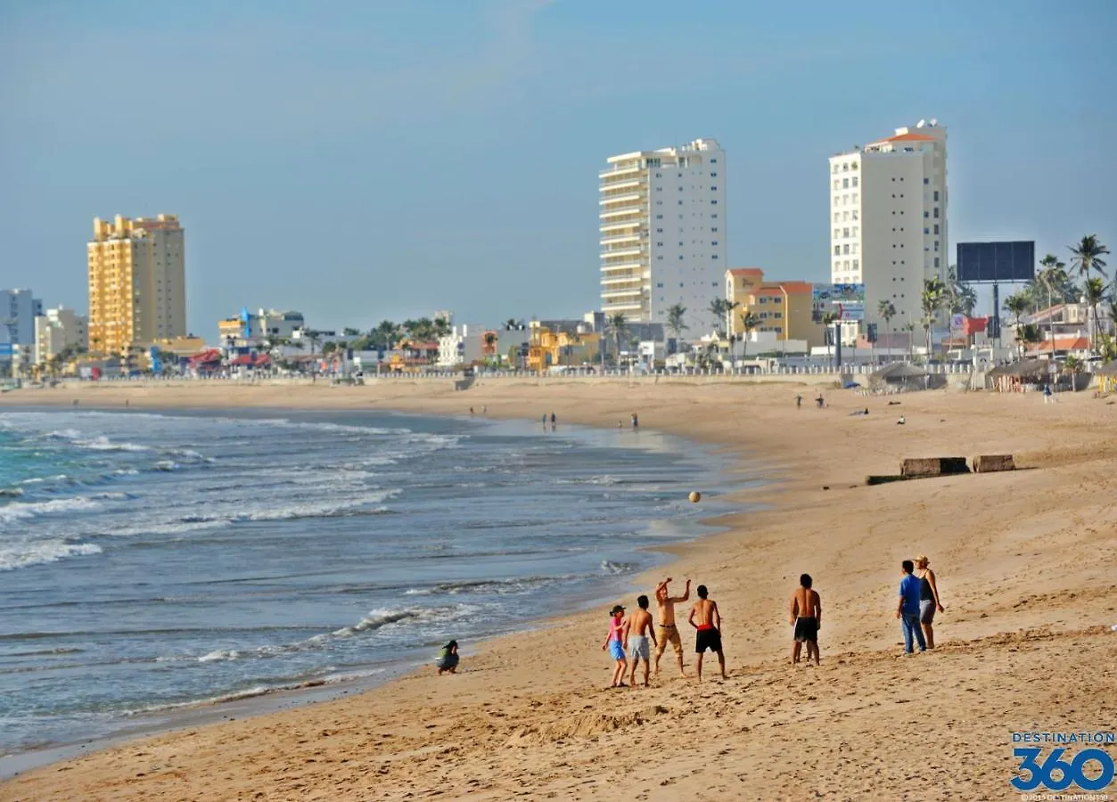 Marina Del Sol Resort Condo Directly On The Ocean 102 Масатлан Апартаменты