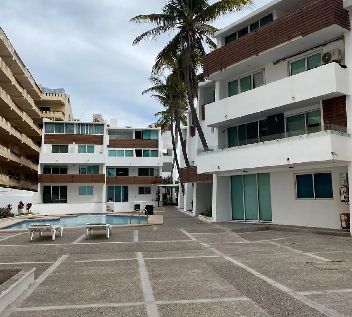 Апартаменты Marina Del Sol Resort Condo Directly On The Ocean 102 Масатлан